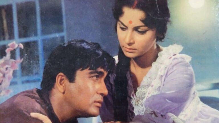 Waheeda Rehman Recalls Sunil Dutt’s Reaction To Her ‘White Hair’ When He Was In ICU: ‘What Have You…’ | Bollywood News