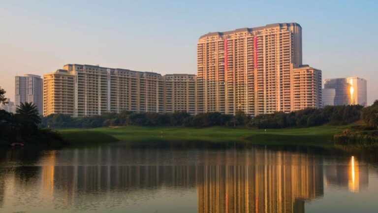 These 7 Rich People Live In Gurugram’s Poshest Society Where Flats Cost More Than Luxury Cars
