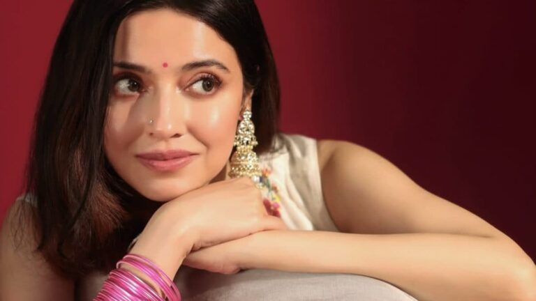 Divya Khossla Slams Media Portals For Sharing Wrong Box Office Numbers Of Ek Chatur Naar | Bollywood News