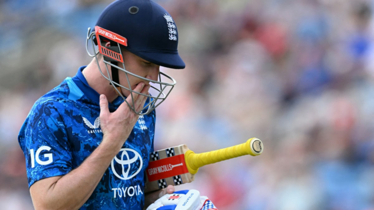 South Africa Humble Rusty England With Huge 7-Wicket Win In Leeds | Cricket News