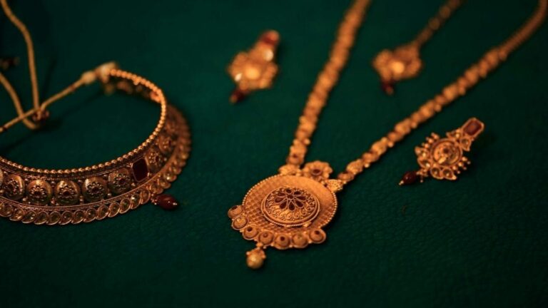 What’s Inside 18-Carat Gold? 99% Buyers Still Don’t Know