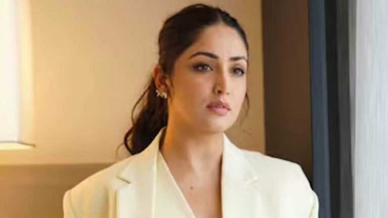 Yami Gautam Spotted Outside Maddock Films’ Office; A New Project On The Cards? | Bollywood News