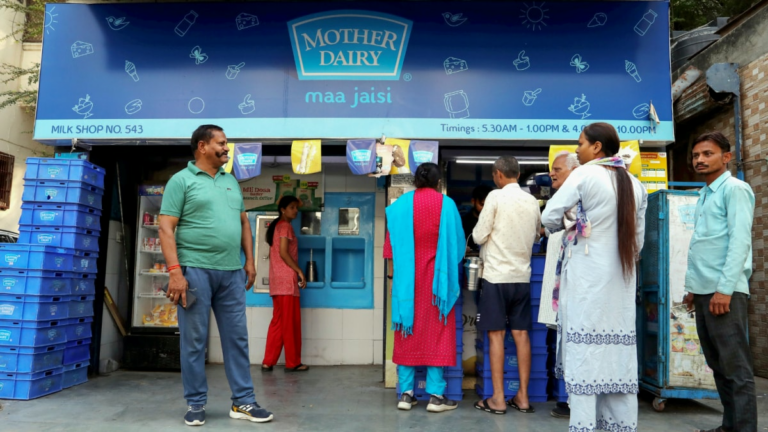 Mother Dairy, Amul Milk Prices: Revised Rate Card May Look Like This From September 22 | Tax News