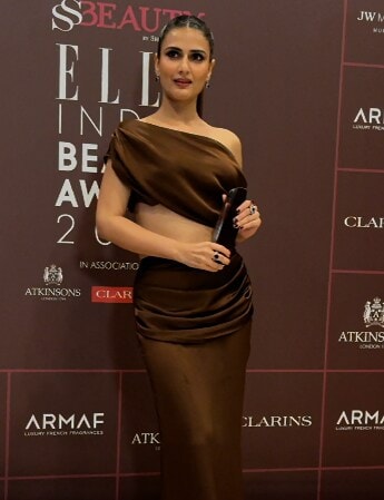 Chic and glamorous! #FatimaSanaShaikh stuns in a brown gown as she attends an event in style