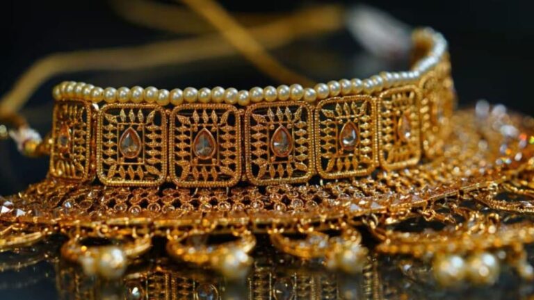 Where To Buy 22K Gold Jewellery At The Lowest Prices: Malabar Gold, Tanishq, Joyalukkas & Kalyan Compared | Business News