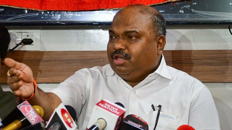 Gun Licence Row Erupts In Maharashtra As Minister Faces Oppn Heat Over ‘Favour’ to Gangster’s Kin | Politics News