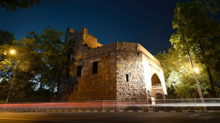 10 Eerie Places To Explore This Halloween